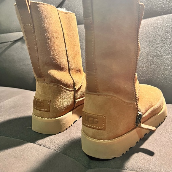 UGG Classic Short Zip Boots in Tan - Picture 5 of 10